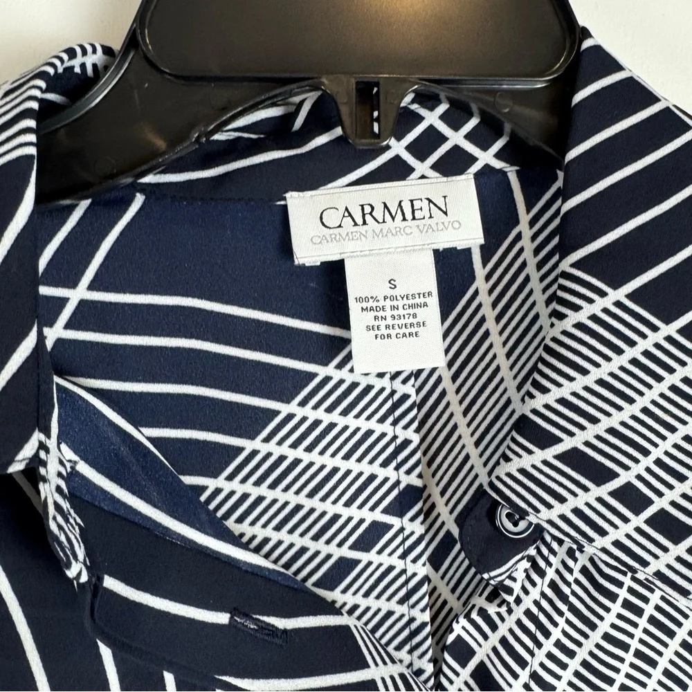 Carmen Marc Valvo Navy and White Button Down Abstract Blouse Uneven Hem ~ Small - Picture 5 of 11